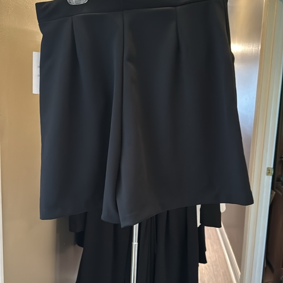 XL Wide leg stretch shorts with pockets - Picture 2 of 2